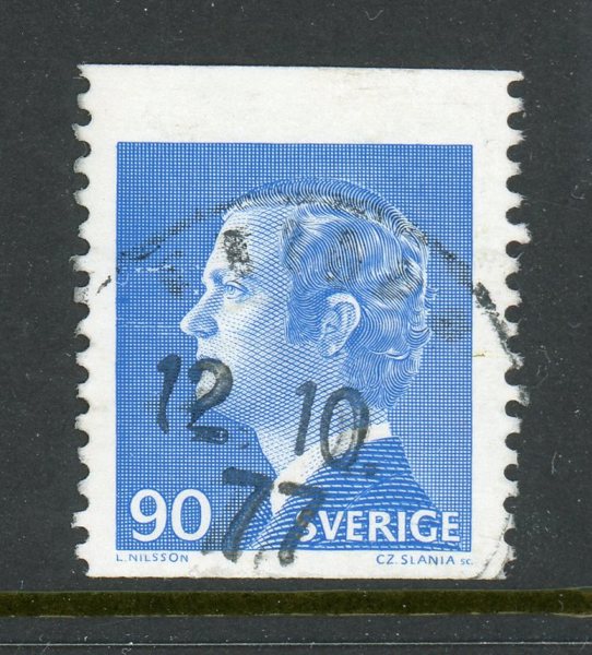 F919v kraftigt felskuret marginal-exemplar.