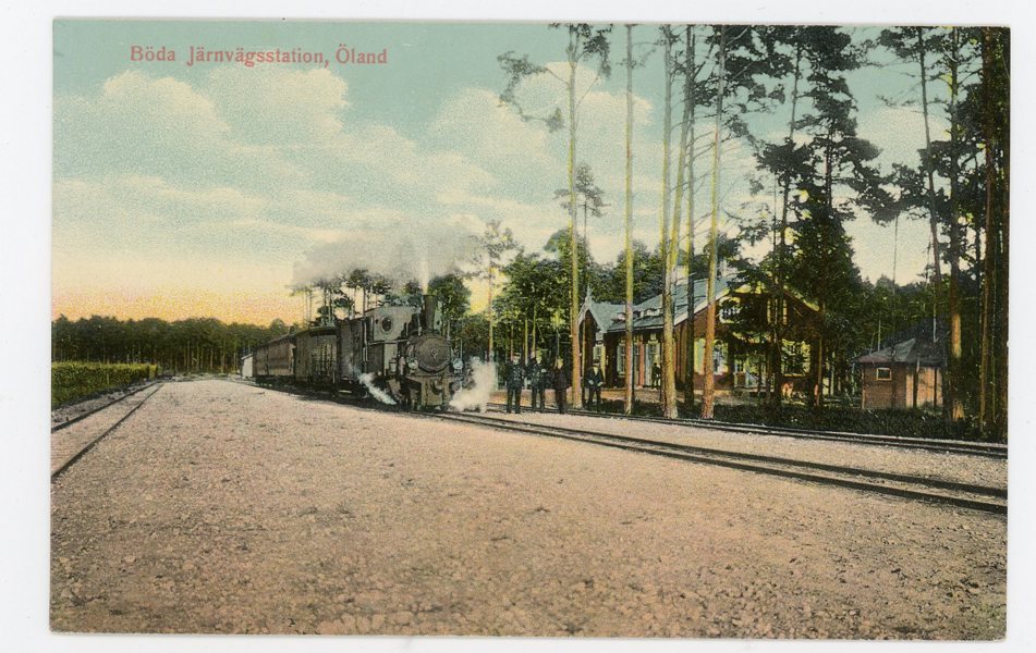 VYKORT: Böda Järnvägs-station med lok, ofrank. ca 1910