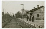 VYKORT Hököpinge Järnvägs-station ä f med personal och lok ca 1910