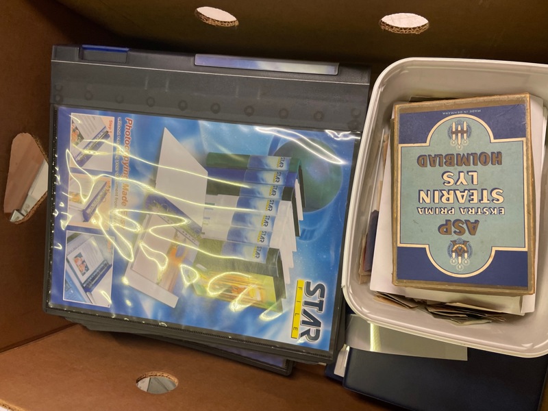 Fyndlåda Sverige med mycket nominal.