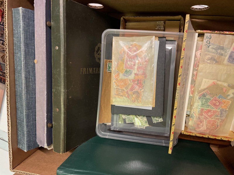 HELA VÄRLDEN: spännande sterbhus-bananlåda gammalt.