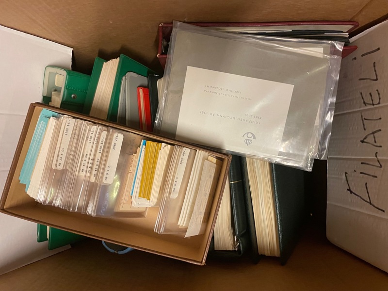 NORDEN: flyttlåda bla xx Sverige i två Leuchturm-album.