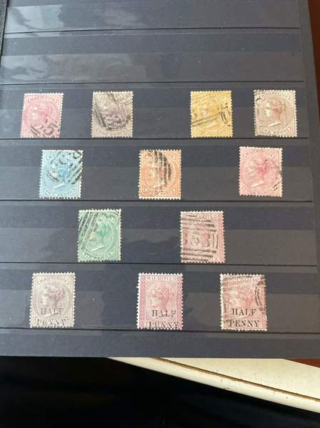 ENGELSKA KOLONIER: o/x album med bla Mauritius och Sierra Leone.