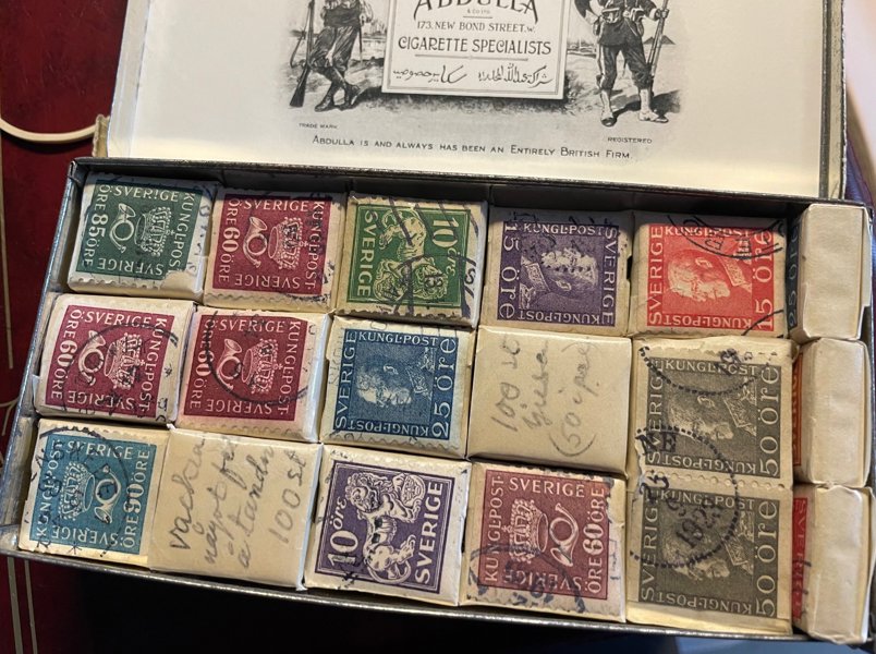 Bandmärken: 32st 100-buntar, ser gamla ut.