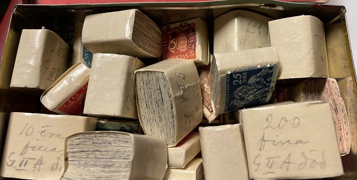 100-buntar: ca 60st Band och Lützen. Bla 90öre.