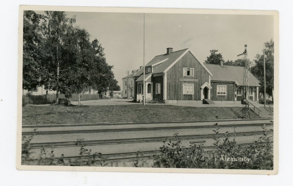VYKORT: Älghultsby Järnvägs-station frank 1935.