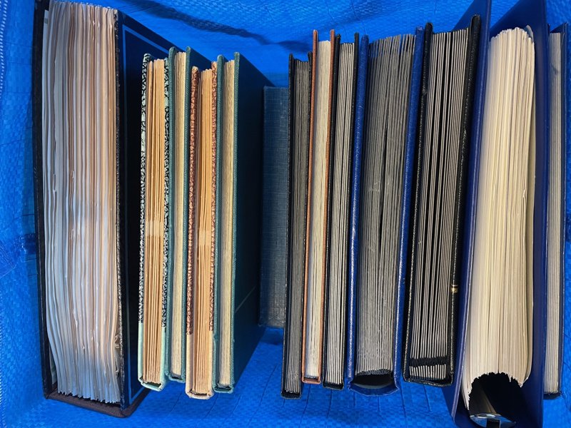 HELA VÄRLDEN: fyndlåda 14 album + över 200 gamla brev.