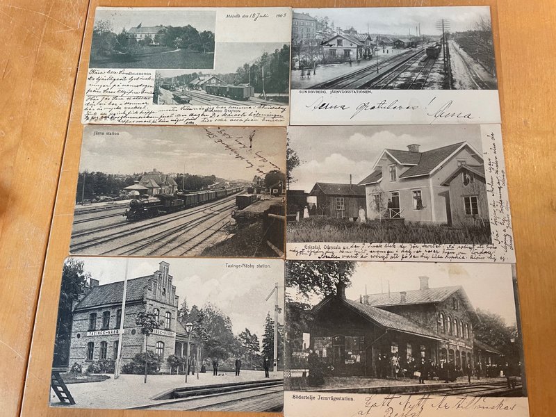 Colossos- Vykort-samling Del 1. Objekt 601 - 840 (se auktionens förord).

Järnvägs-stationer A och B-län, 38st gamla.