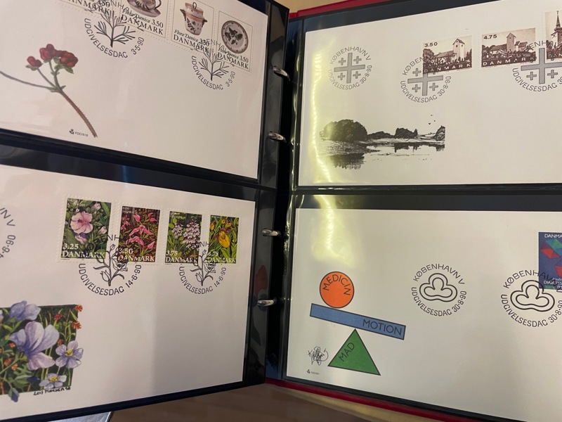 DANMARK: samling FDC 1975-1997 i Leuchtturm-pärmar.