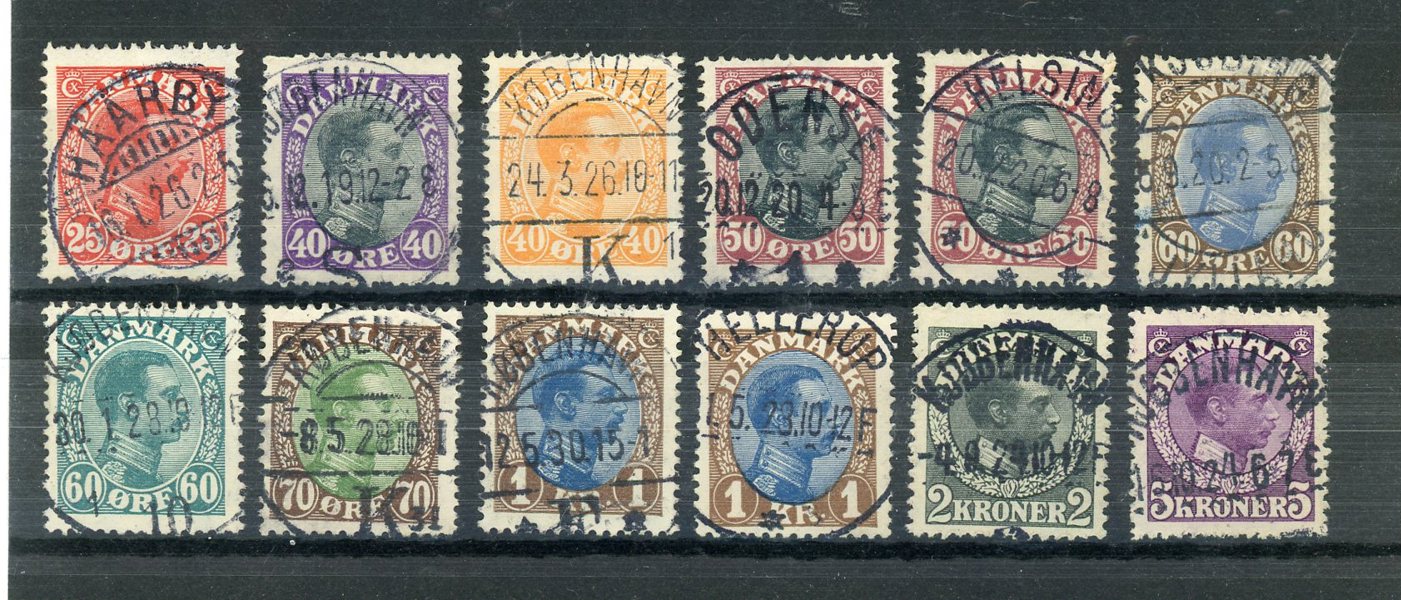 DANMARK: stämplad lot Christian X. F ca 18.000kr.
