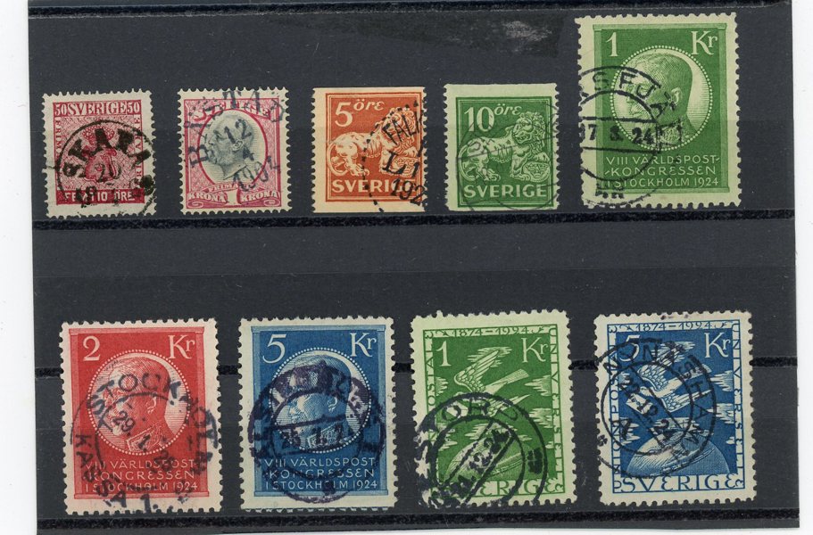 Samling 1855-1970 i Schaubek-album, bla UPU 1924 komplett.