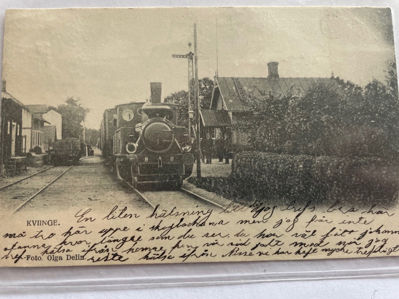 Järnvägs-stationen Kviinge m lok, personal, frank. 1902