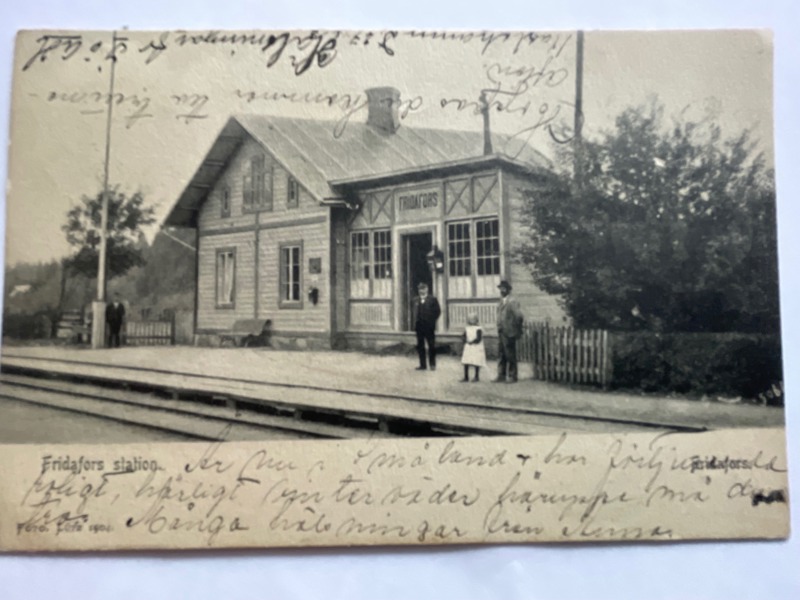 Järnvägs-stationen Fridafors, med stins, frank. 1907