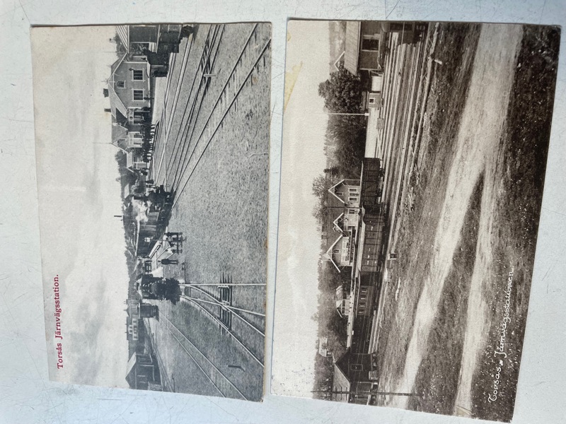 Järnvägs-stationen Torsås, två olika.