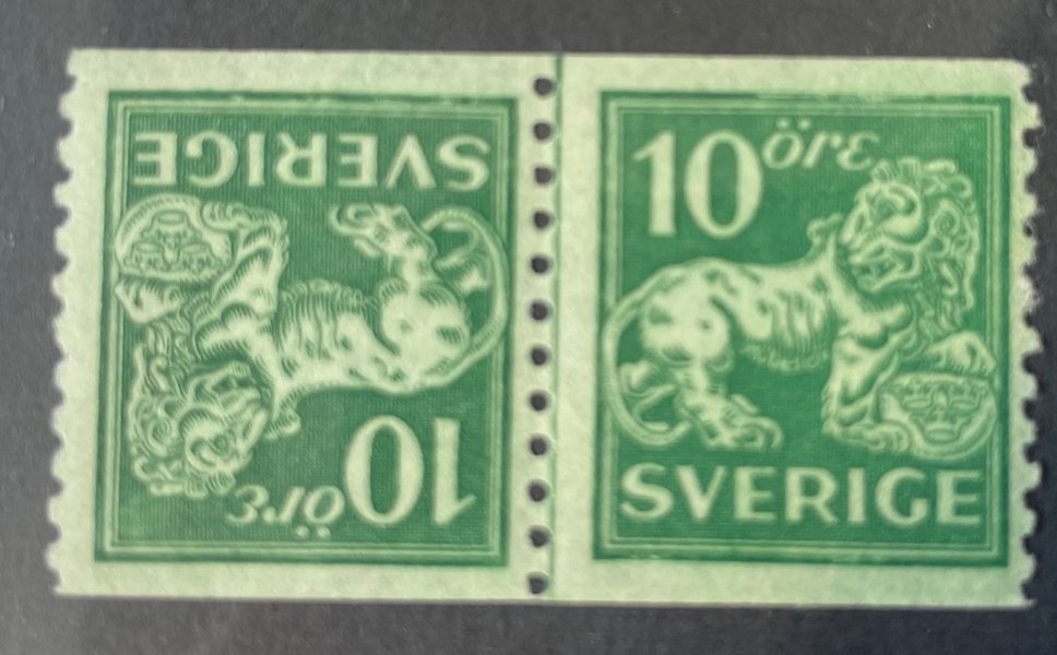 F144A bz v3 xx Tete-Beche par med svansarna mot varandra.